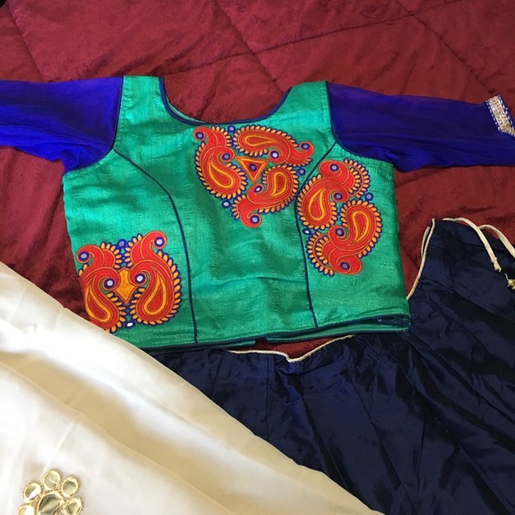 Chaniya choli - Picture 2 of 4