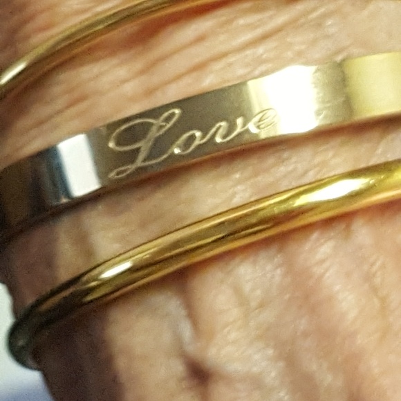Jewelry - 3 gold bracelets. 1 with faith love believe hope