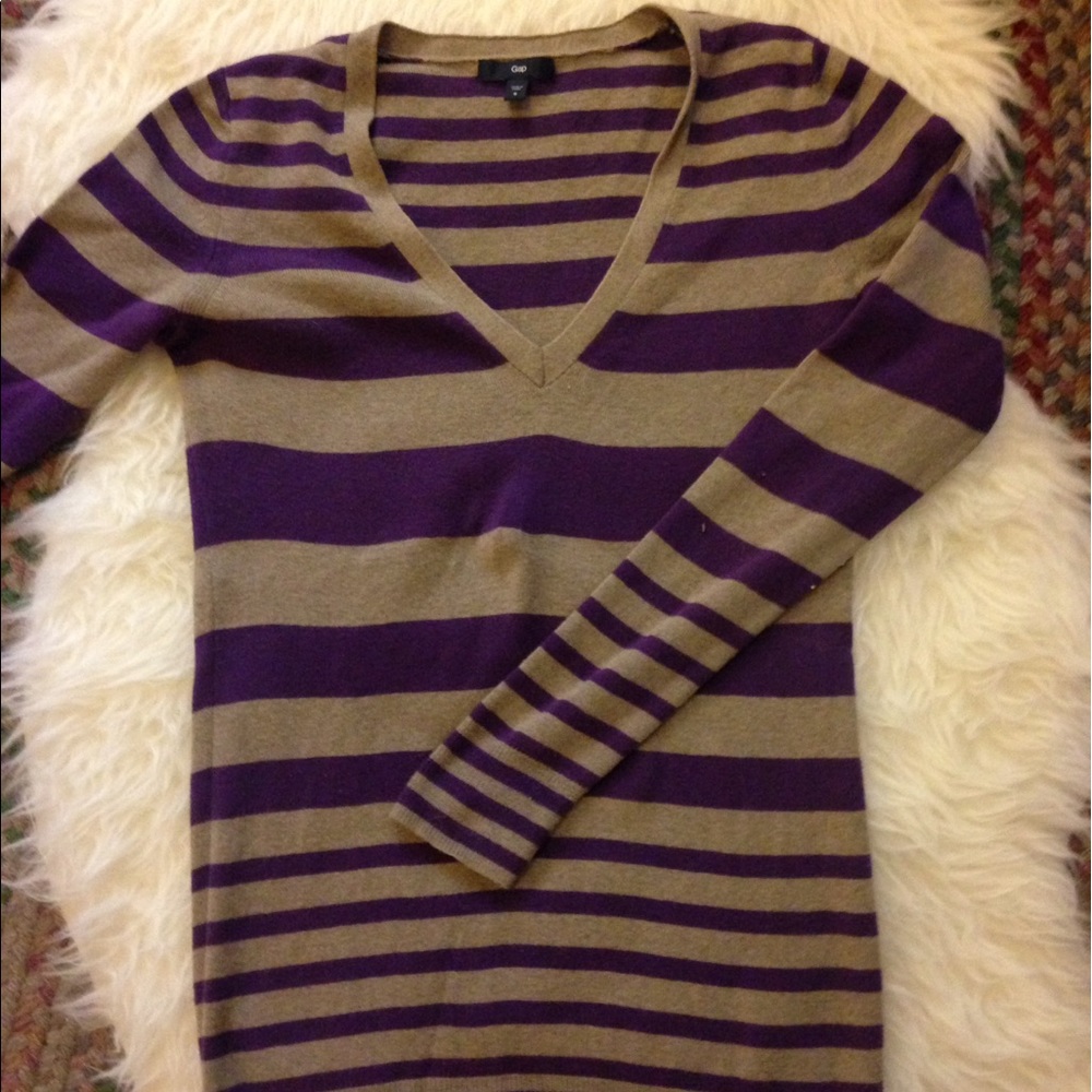 GAP lightweight sweater