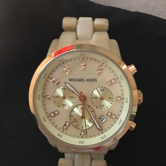 Michael Kors Watch - Picture 2 of 7