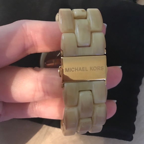 Michael Kors Watch - Picture 3 of 7