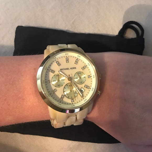 Michael Kors Watch - Picture 4 of 7