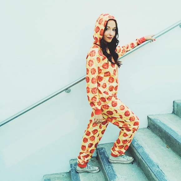 Meet your Posher, Allison - Picture 1 of 1