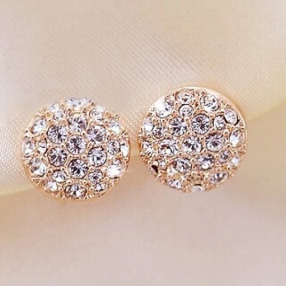 ✨rhinestone stud earrings✨