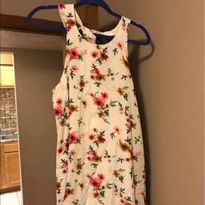 BRAND NEW: Dottie Couture-Floral Tie Back Dress