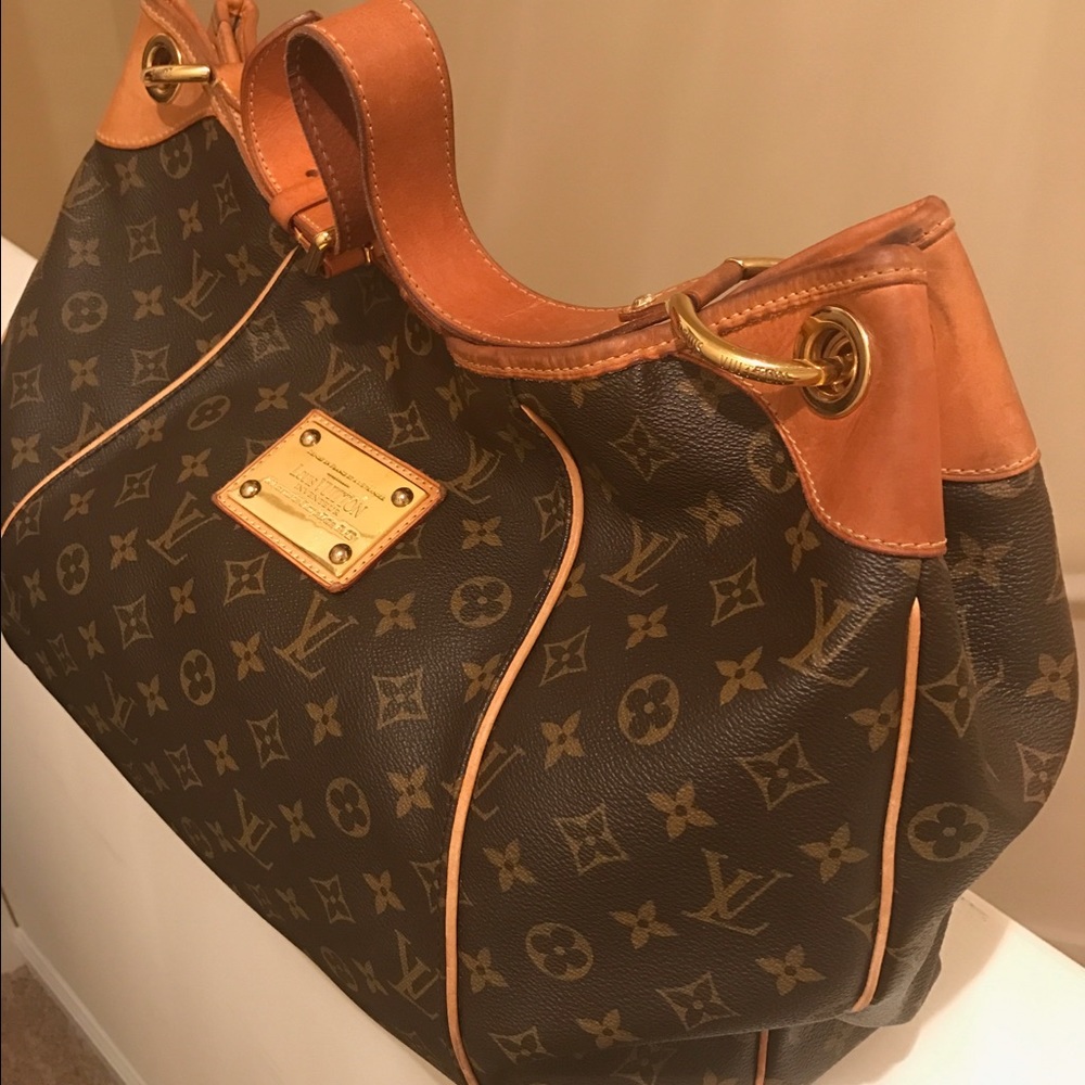 Authentic Louis Vuitton purse