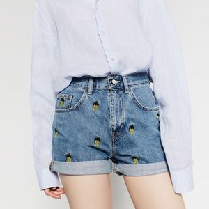 Zara Denim shorts with embroidered pineapples🍍