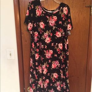 Gently Used Black/Floral Carly