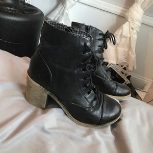 heeled combat boots-black