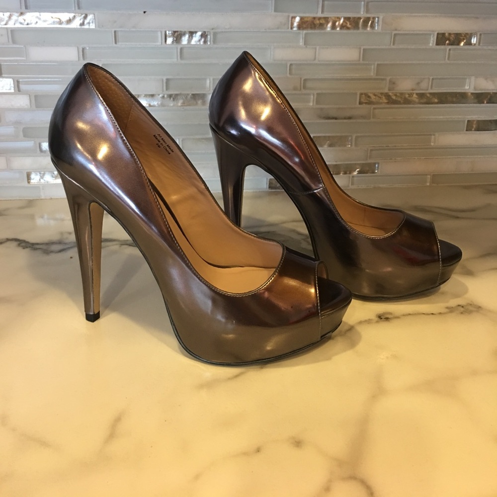 New Flounce silver metallic high heels