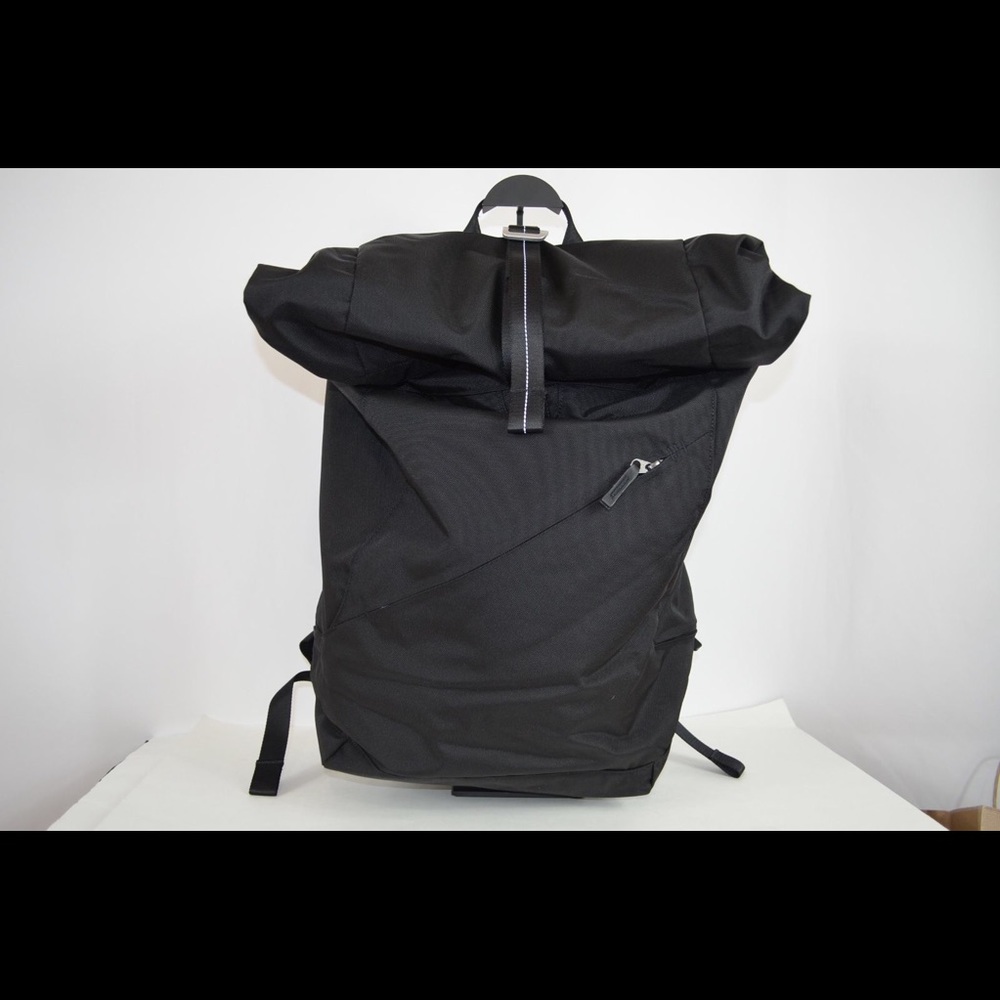 Lululemon Urbanathalon backpack