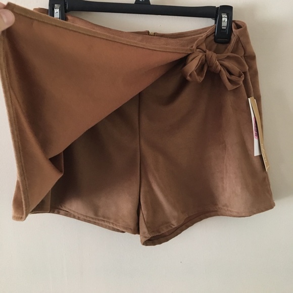 Skort - Picture 3 of 3