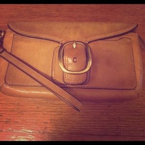 Authentic coach clutch