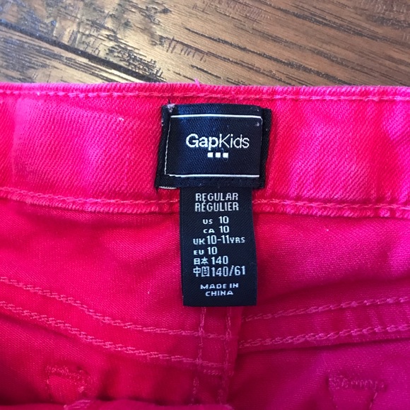 GapKids Flower Fuchsia Shorts - Picture 4 of 7