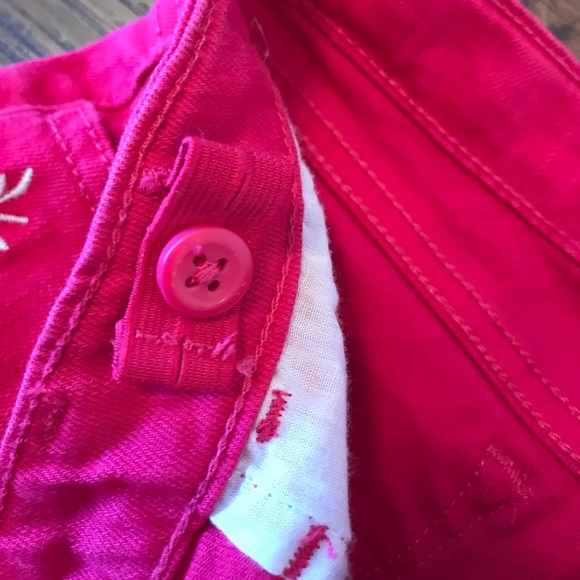 GapKids Flower Fuchsia Shorts - Picture 5 of 7