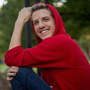 Meet your Posher, Adam