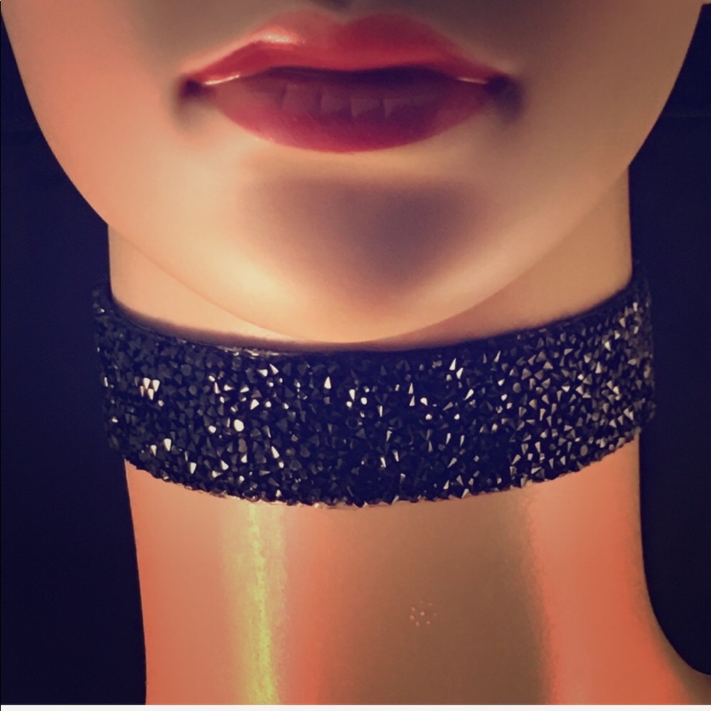 ✨Elegant Swarovski Element Choker✨