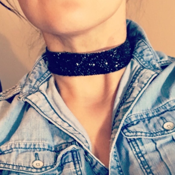 ✨Elegant Swarovski Element Choker✨ - Picture 3 of 3
