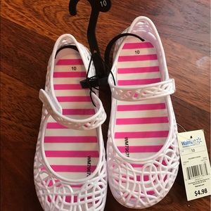 NWT White zig zag jellys