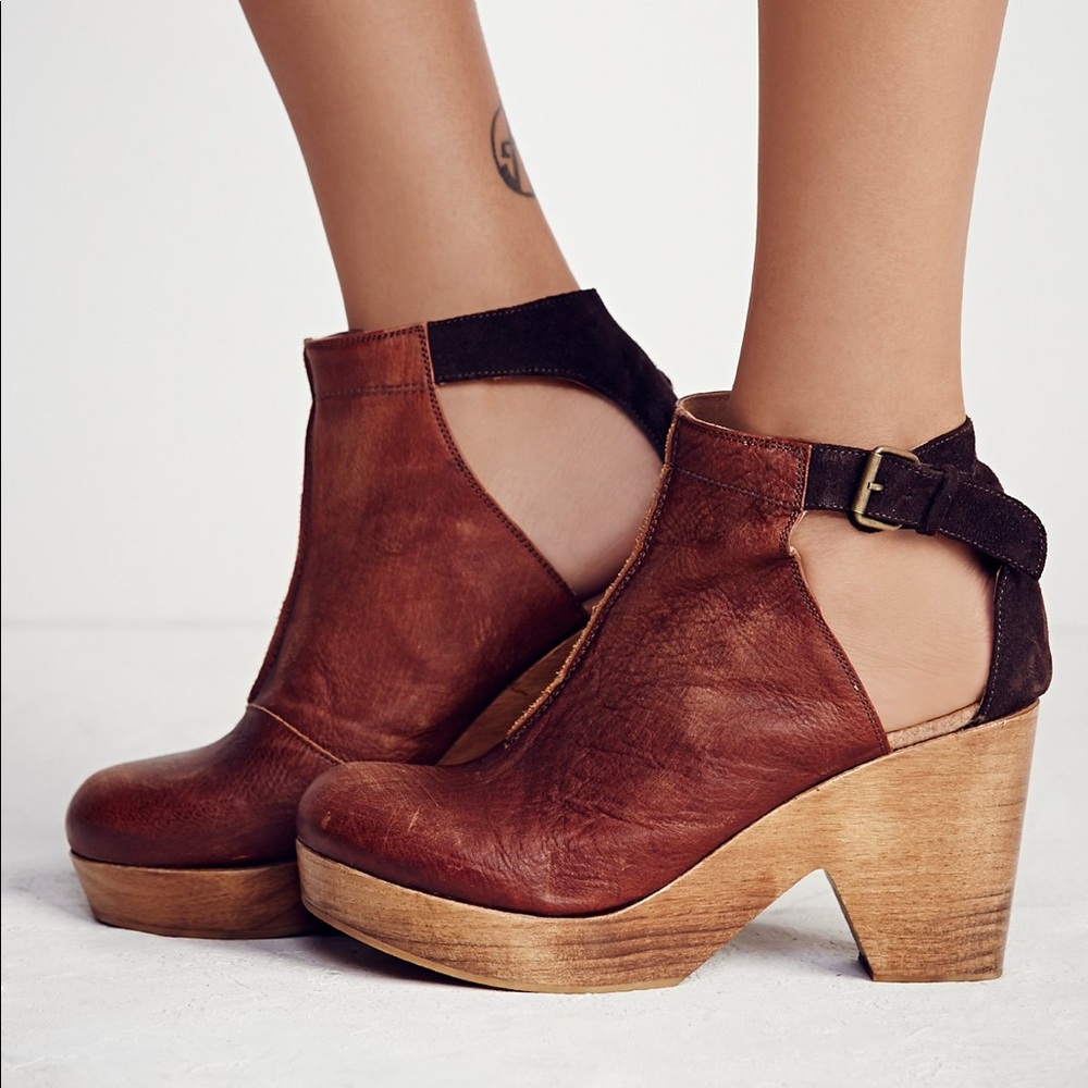 FREE PEOPLE 🌸 Amber Orchard Clog
