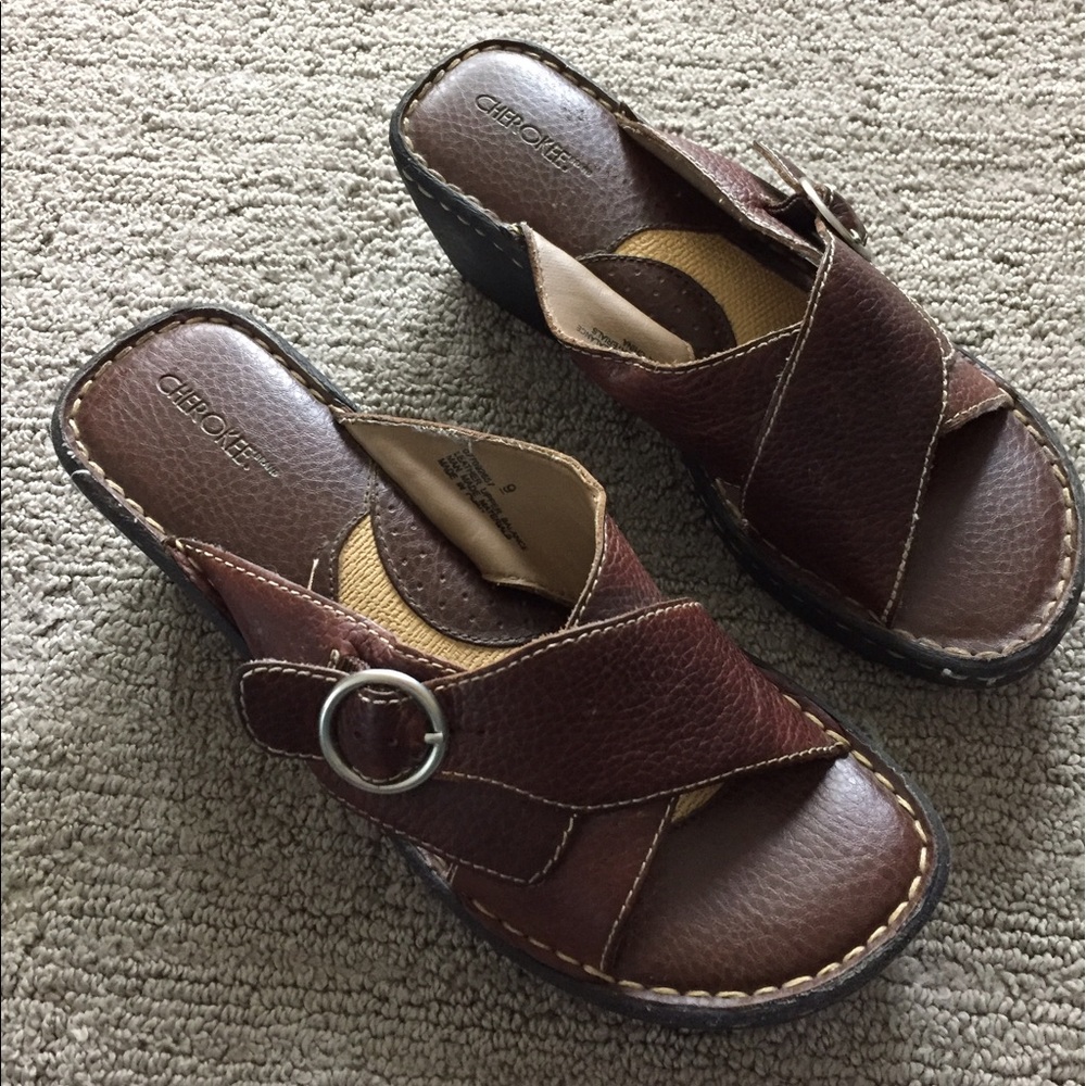 Cherokee brown  wedge sandals sz 9