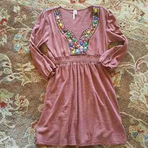 Dress with decorative Stone neckline