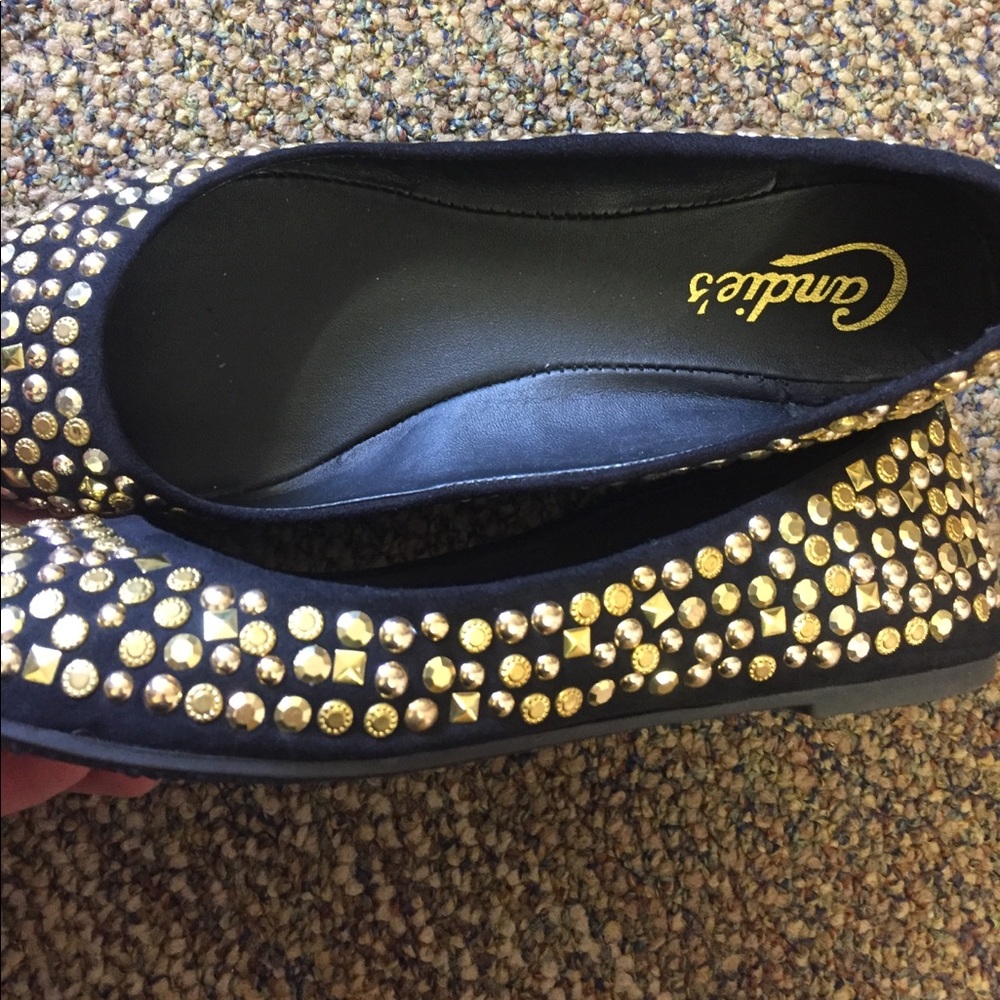 Shoes - Picture 2 of 4