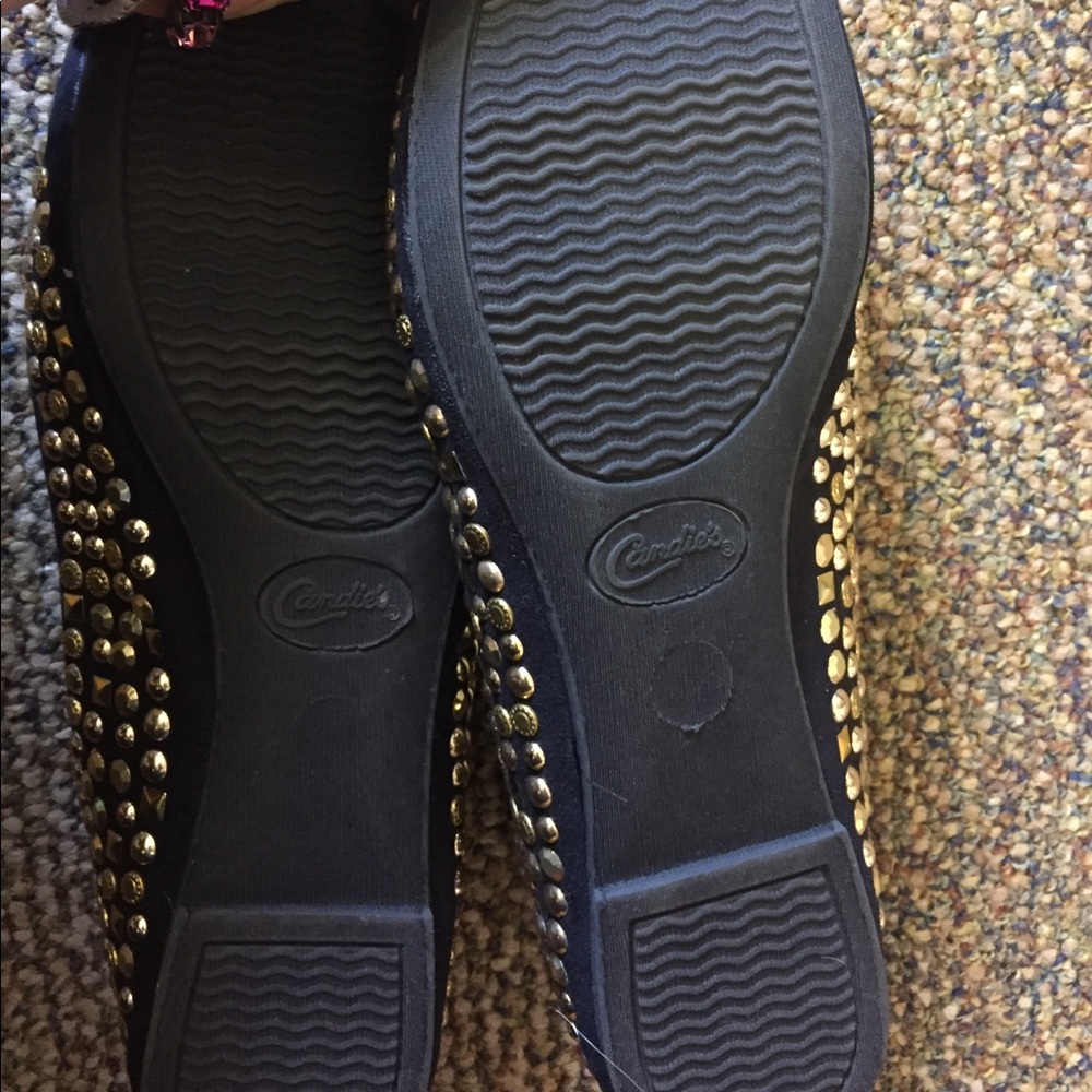 Shoes - Picture 3 of 4