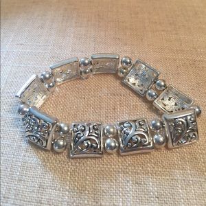 Women's Fashion bracelet silver metal.