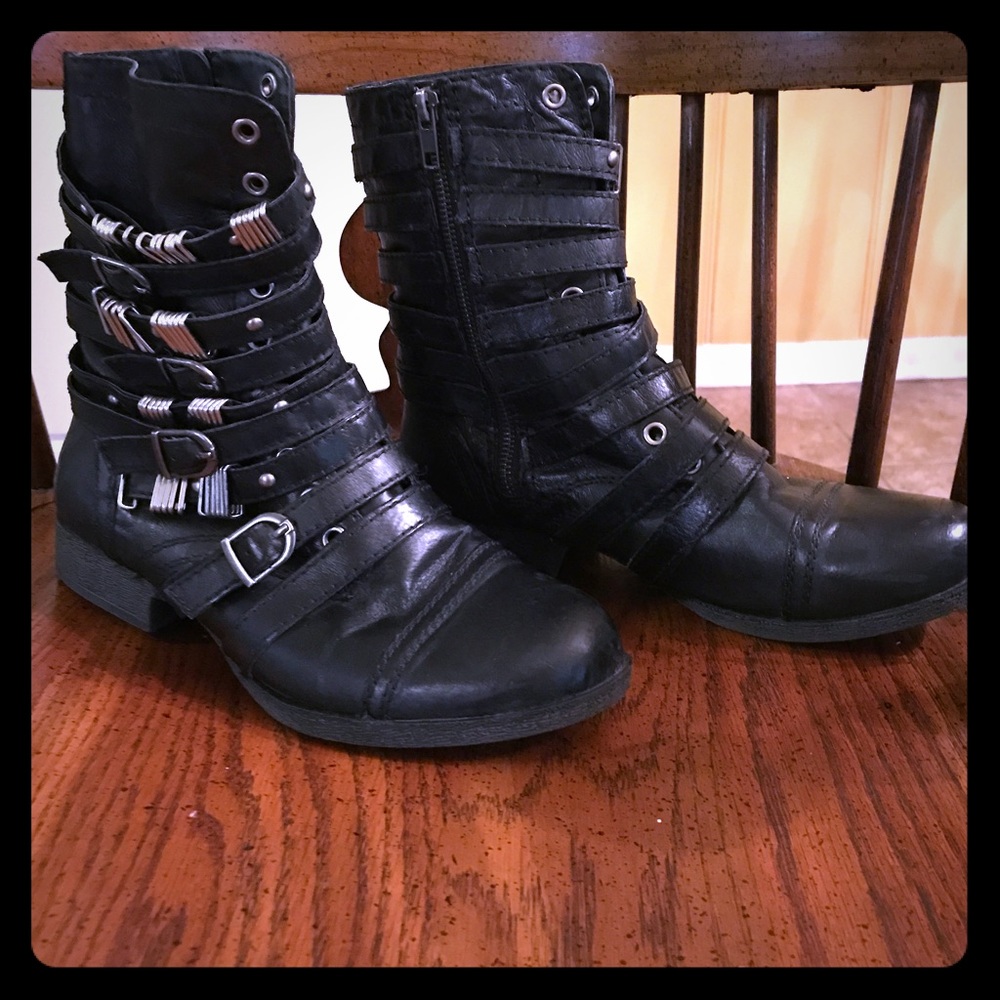 Black Steve Madden Combat Boots!