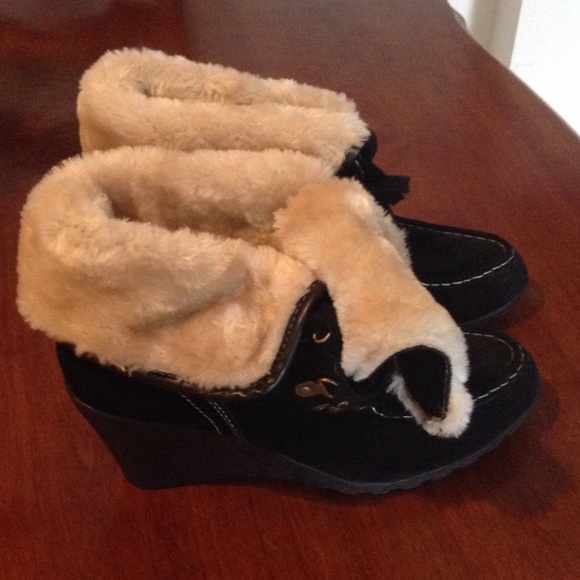 Boots - Picture 2 of 5