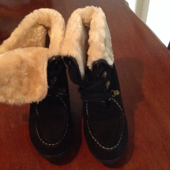 Boots - Picture 3 of 5