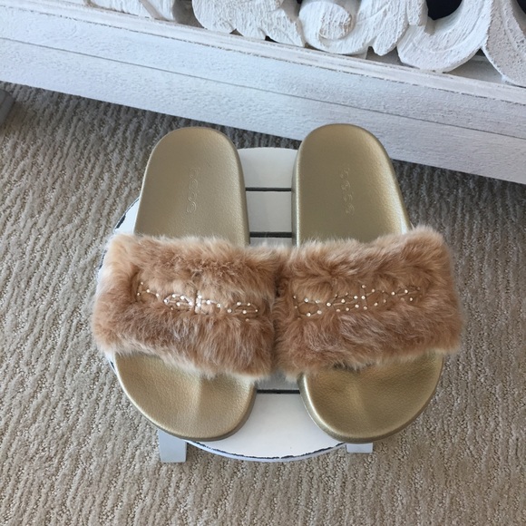 bebe Shoes - ❤️SALE❤️ Bebe Gold Slide Sandal
