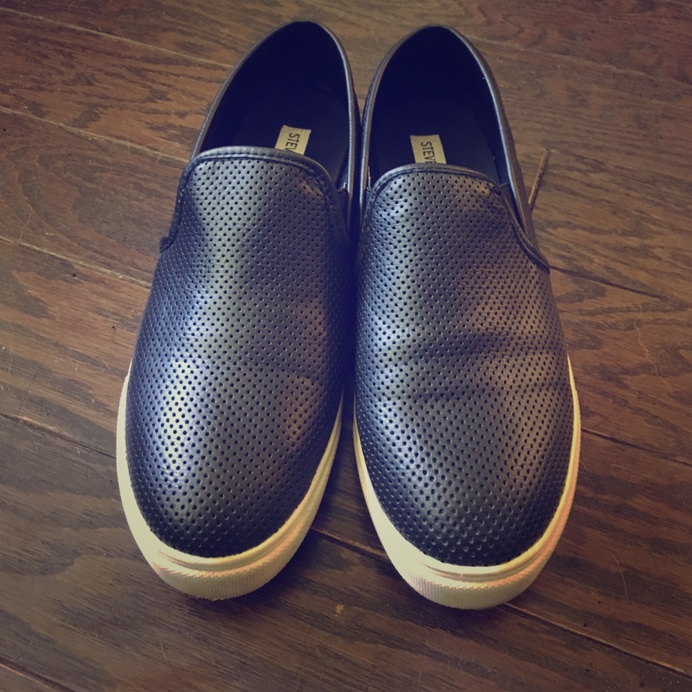 Steve Madden slip ons