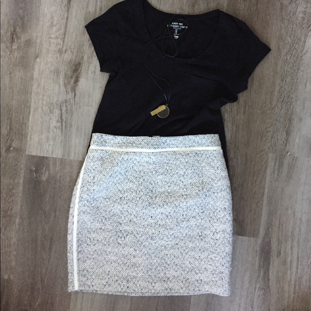 Black and white herringbone skirt!