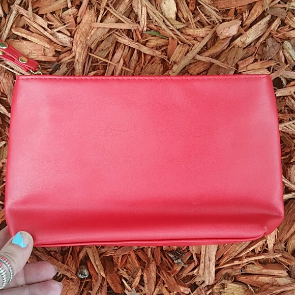 💋FREE W/ 30$💋OR ELIZABETH ARDEN-STUDDED WRISTLET - Picture 3 of 4