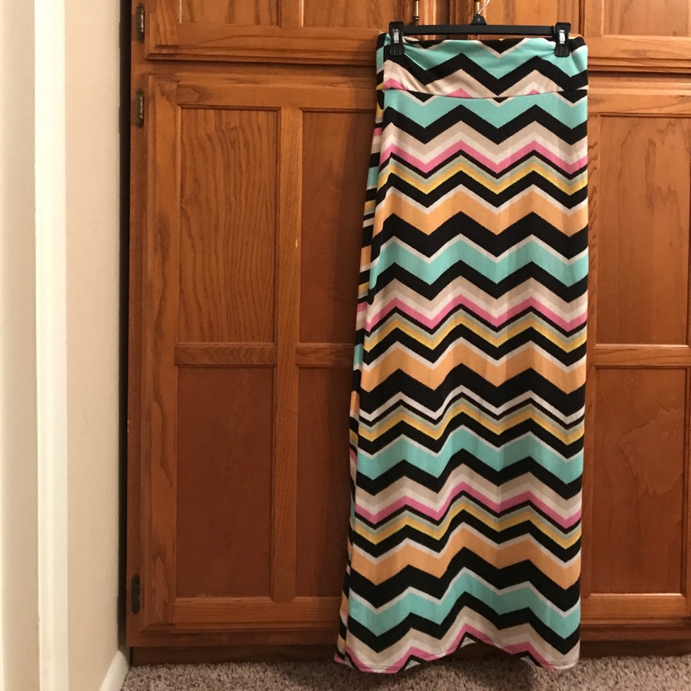 Rue 21 chevron maxi skirt