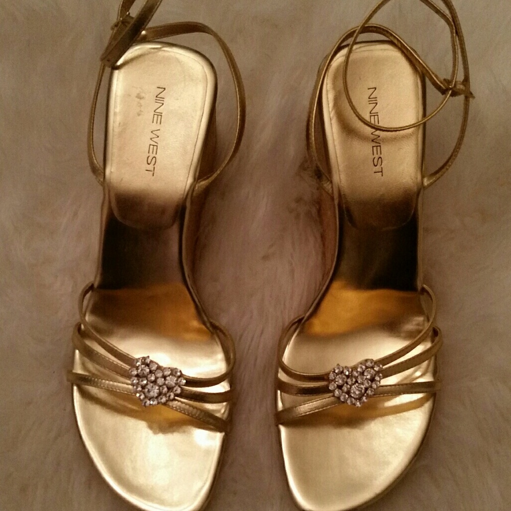 New! Never Worn Nine West Gold Sandals