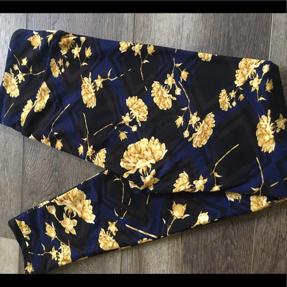 🦄 Lularoe Yellow Gold Navy Floral Leggings - Picture 1 of 3