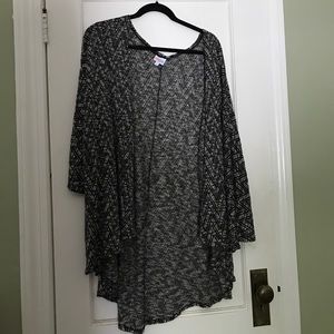 LuLaRoe - Lindsey - large