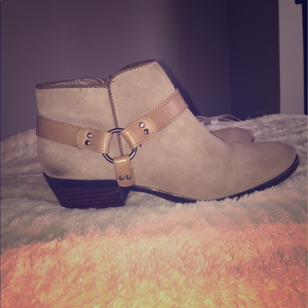 Sam Edelman ankle bootie