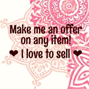 💜Taking all reasonable offers💜