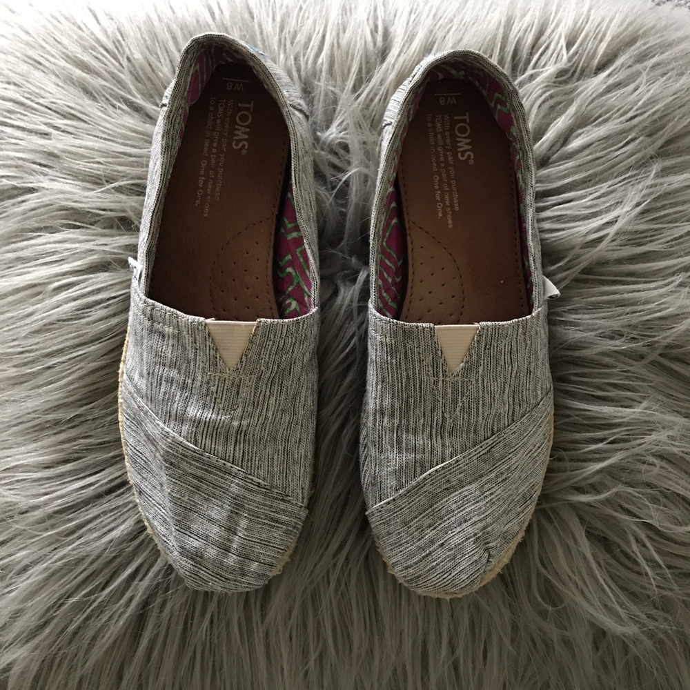 ❌SOLD❌TOMS shoes 👟