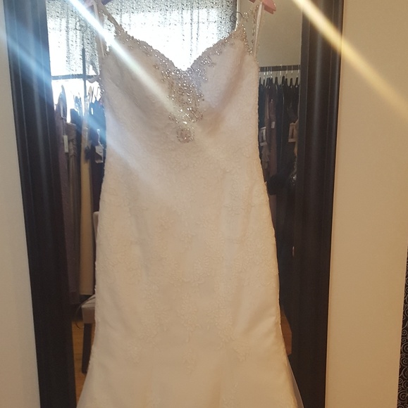 Essense of Australia Wedding Dress D3200 - Picture 4 of 6