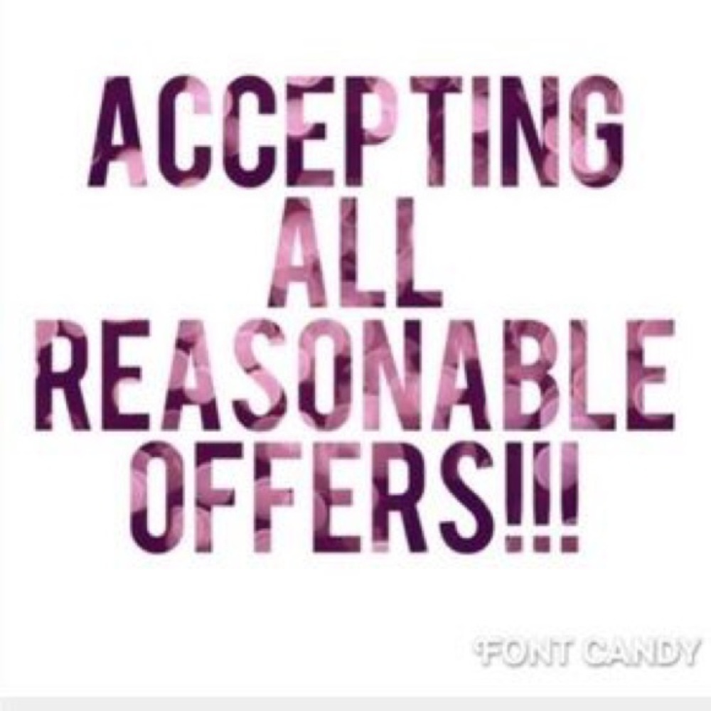 I am flexible on pricing👠👒👛👗