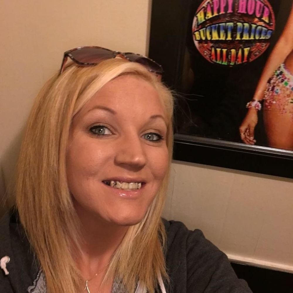 Meet your Posher, Lora