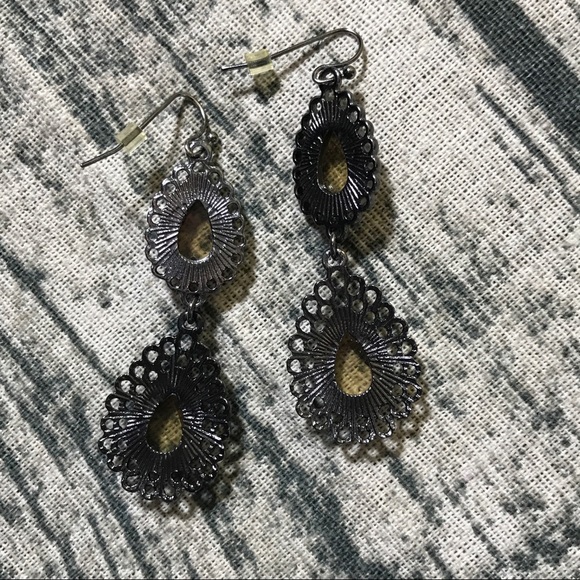 Vintage Inspired Earrings π¬ - Picture 2 of 2