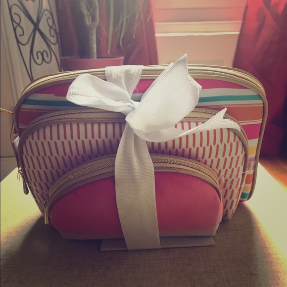 Three piece cosmetic bag set. - Picture 1 of 4