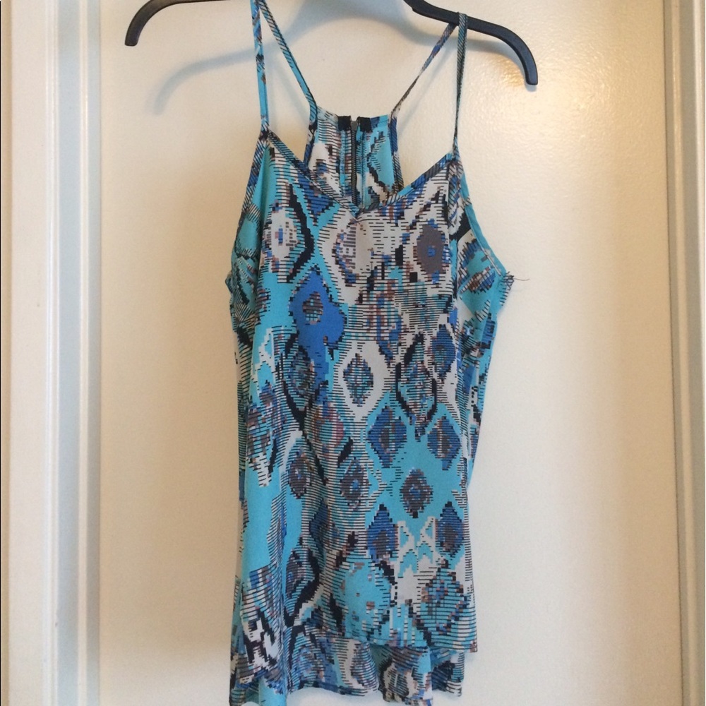 Flowy tank
