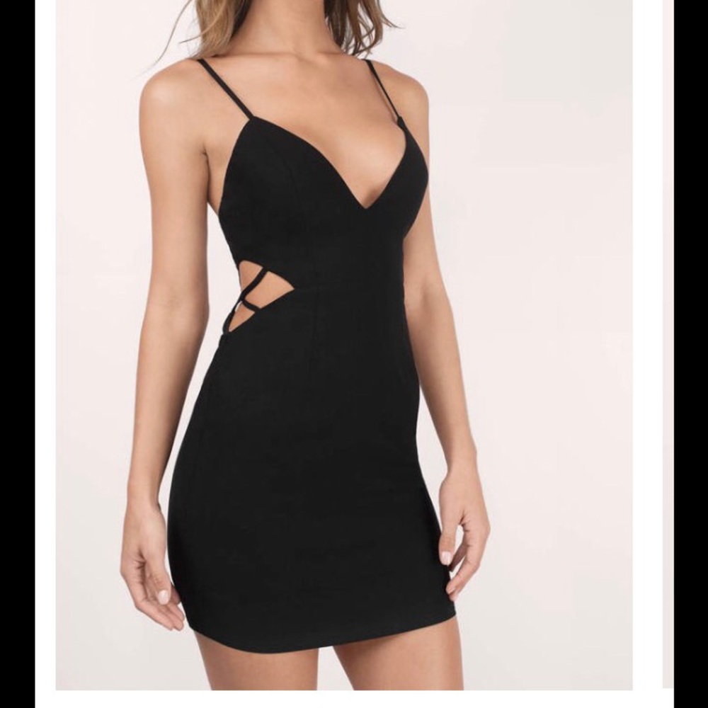 Black bodycon dress